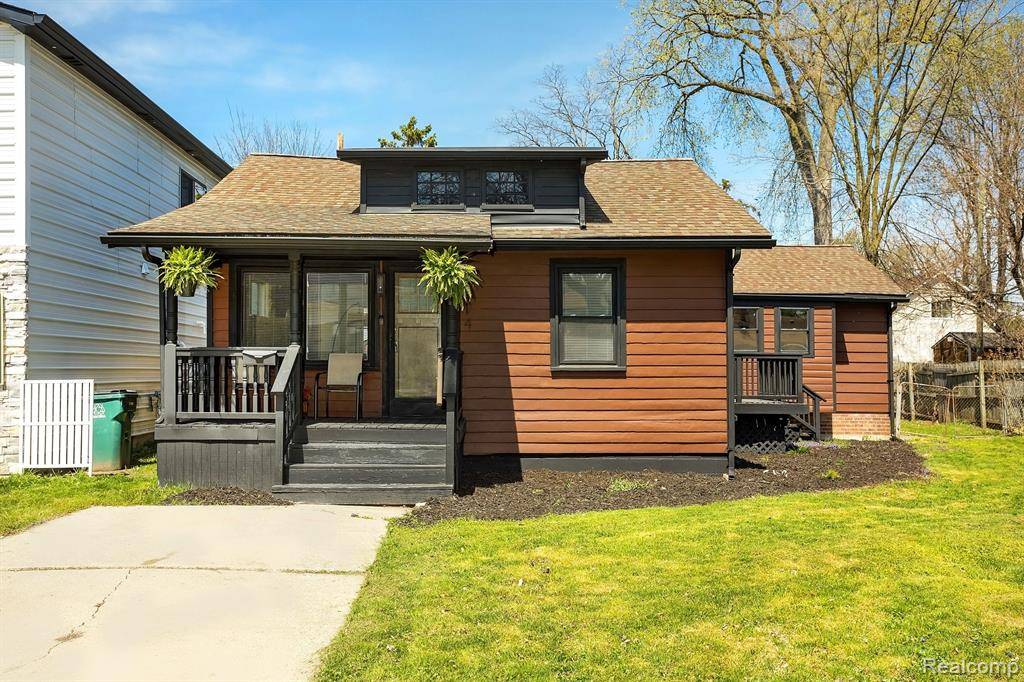 Hazel Park, MI 48030,374 W MADGE Avenue