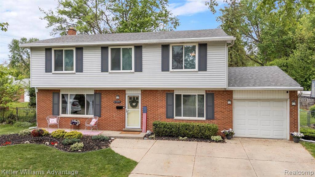 Farmington Hills, MI 48336,23355 Larkshire Street