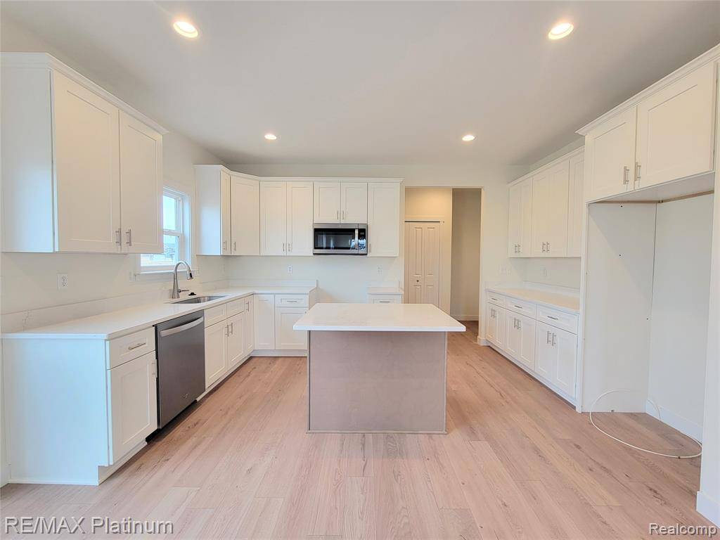 Fenton Twp, MI 48451,13204 Westwinds Drive