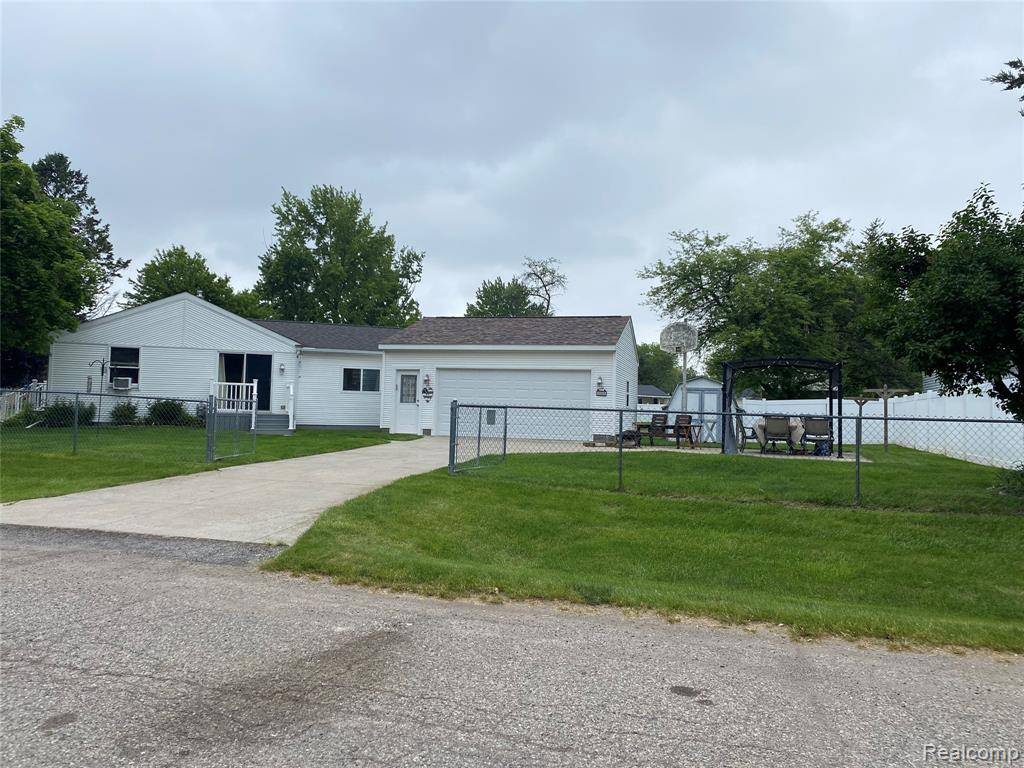 Davison, MI 48423,7053 Allegan Drive