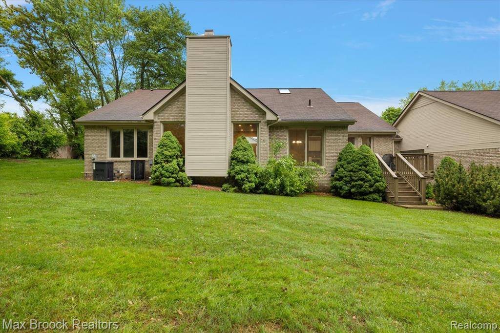 West Bloomfield Twp, MI 48323,5412 Fairway Court