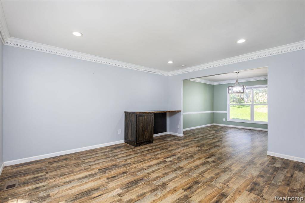 Rochester Hills, MI 48309,667 Heritage Lane