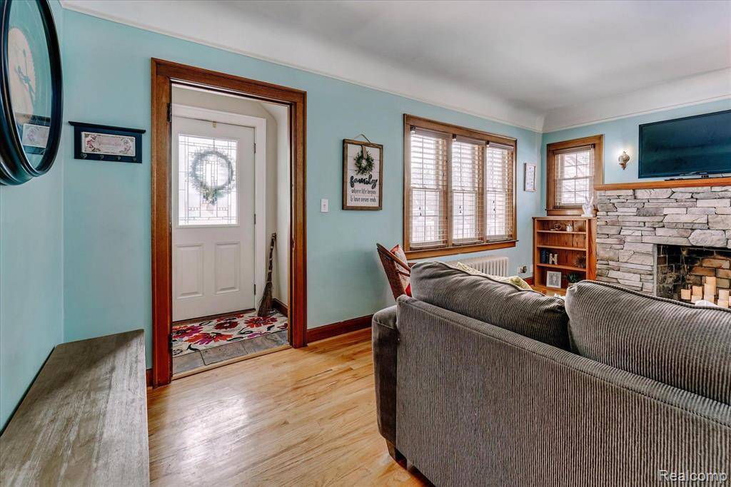 Fenton, MI 48430,203 6th Street