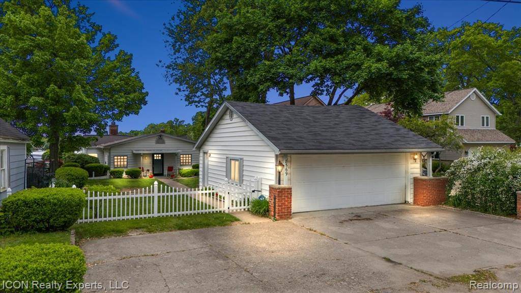 White Lake Twp, MI 48386,8569 COOLEY BEACH Drive