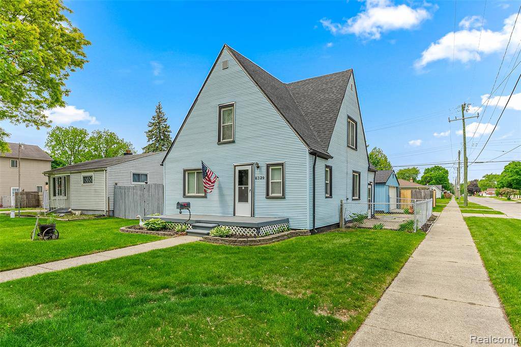 Dearborn Heights, MI 48127,8329 Lenore Street