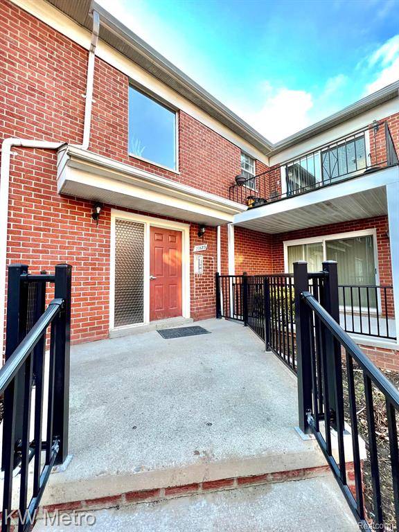 Farmington Hills, MI 48334,27689 W Echo Valley
