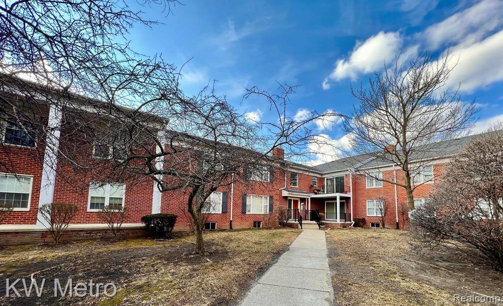 Farmington Hills, MI 48334,27689 W Echo Valley