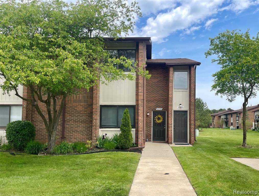 Livonia, MI 48152,33765 Pondview Circle