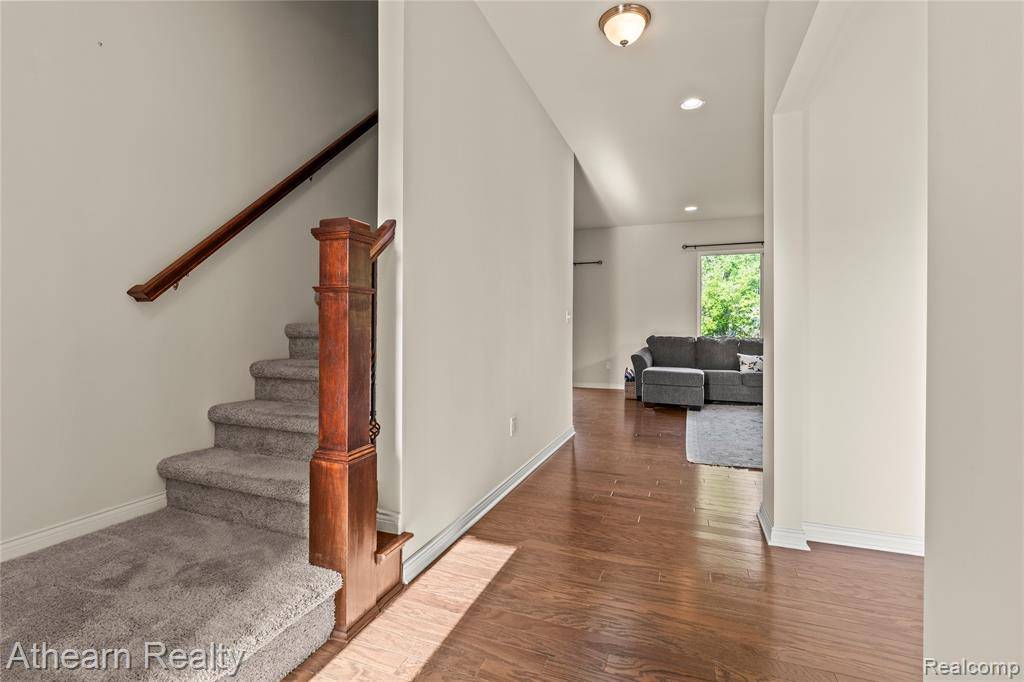 Holly Twp, MI 48442,305 Beaver Run