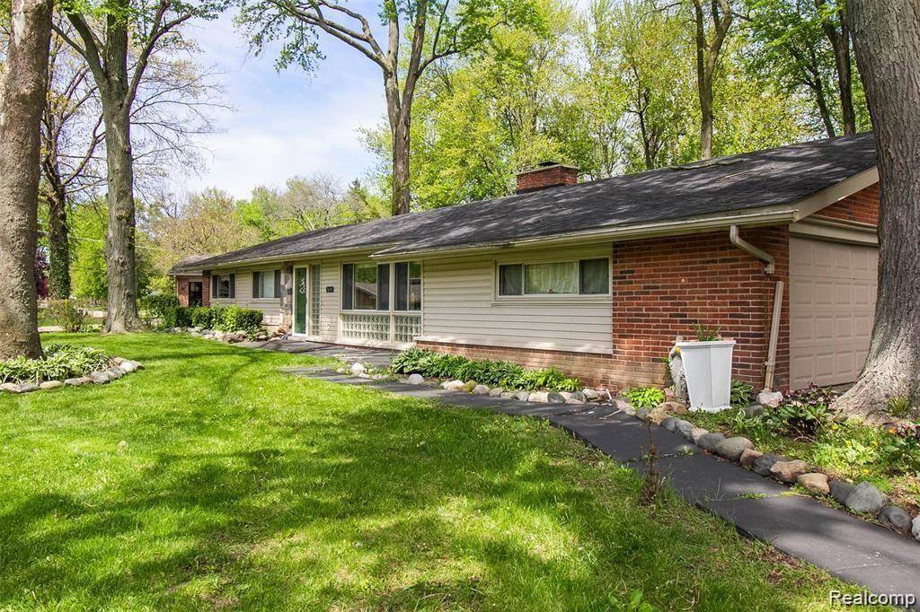 Troy, MI 48084,3088 HENHAWK Drive