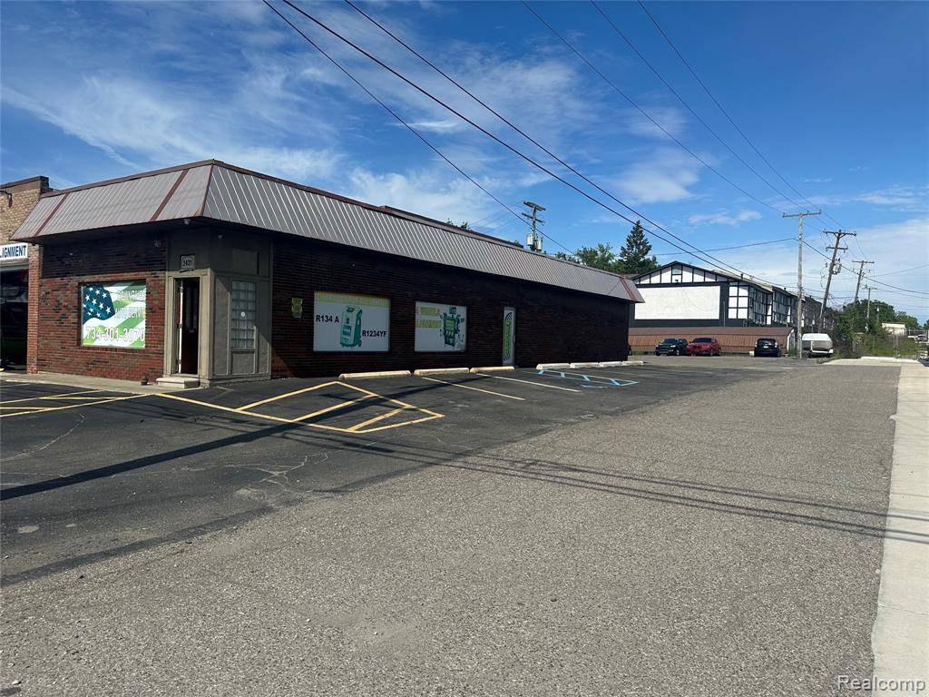 Trenton, MI 48183,2421 Fort Street