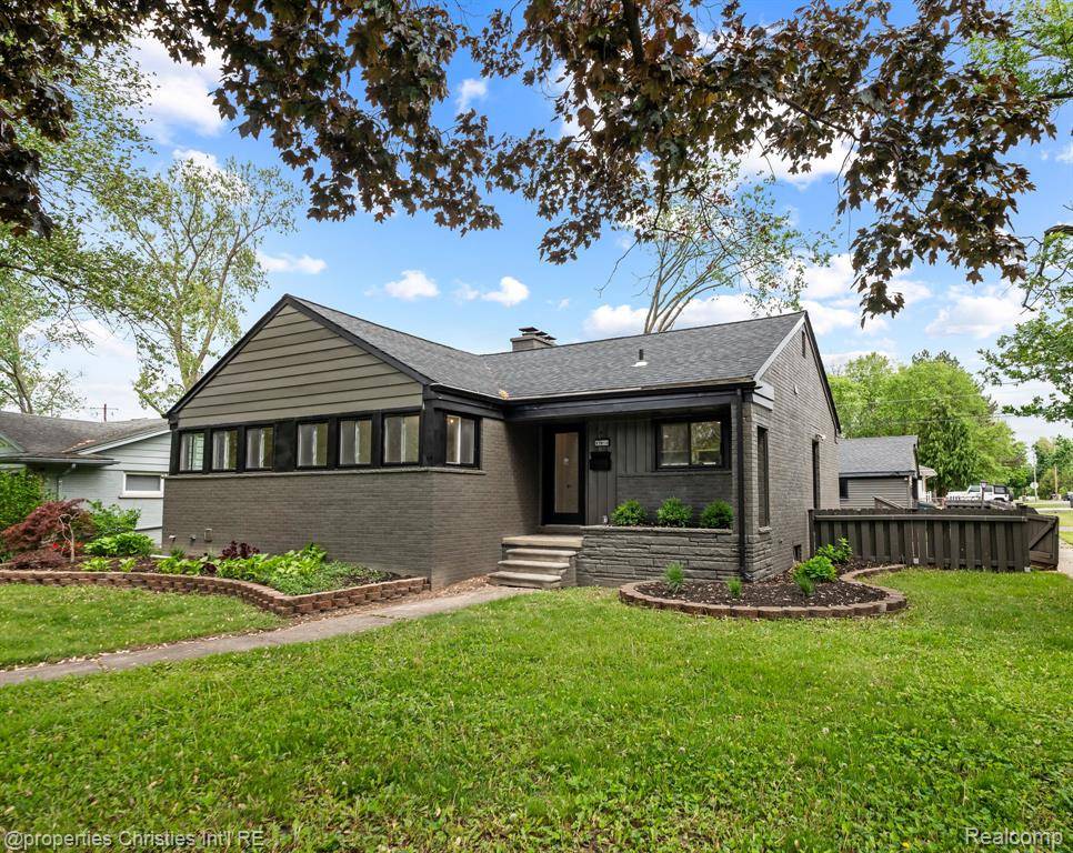 Beverly Hills Vlg, MI 48025,17810 Beechwood Avenue