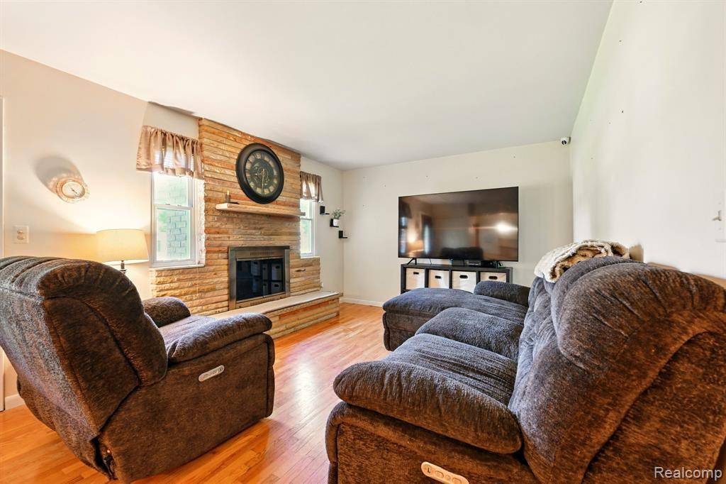 Burton, MI 48509,1331 Schafer Drive