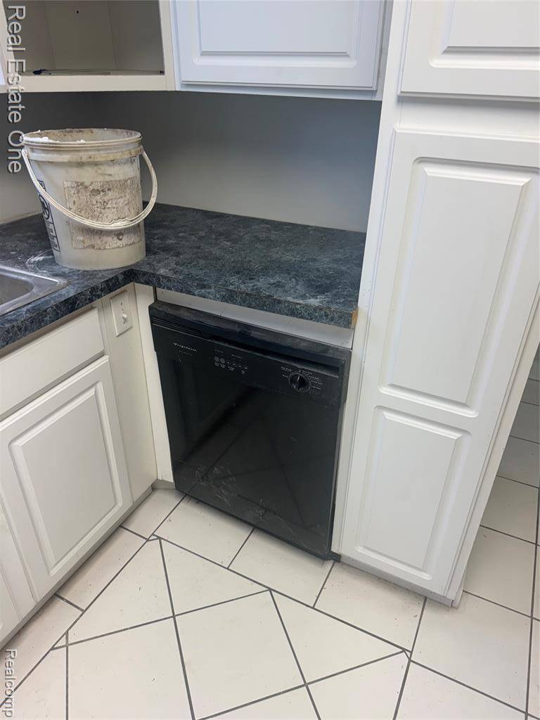 Detroit, MI 48235,16718 Fenmore Street