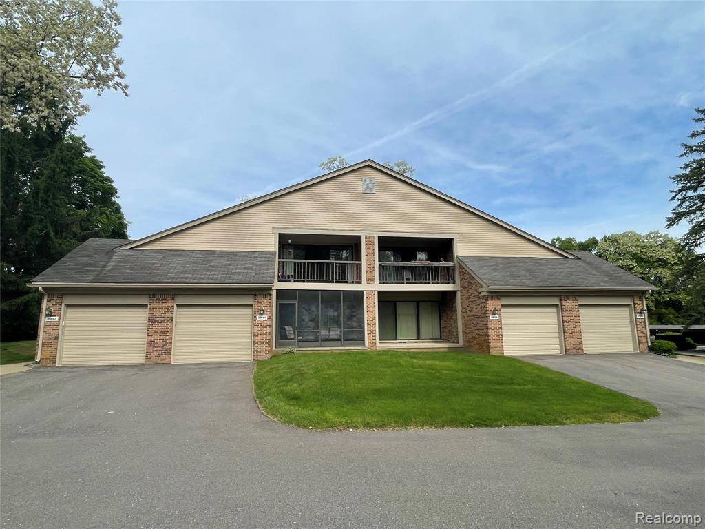 Farmington, MI 48331,29664 Pine Ridge Circle