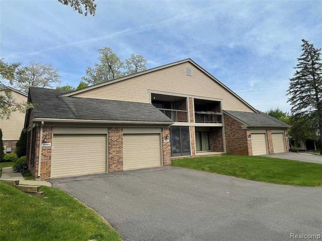 Farmington, MI 48331,29664 Pine Ridge Circle