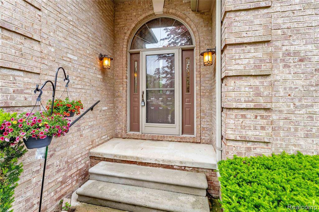 Shelby Twp, MI 48316,3952 Saint James Court