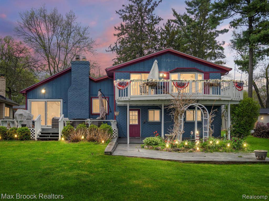 White Lake Twp, MI 48386,9431 MANDON Road