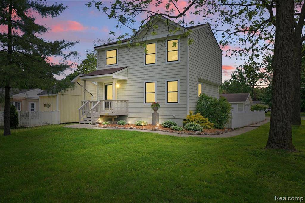 Waterford Twp, MI 48329,3004 Lansdowne Road