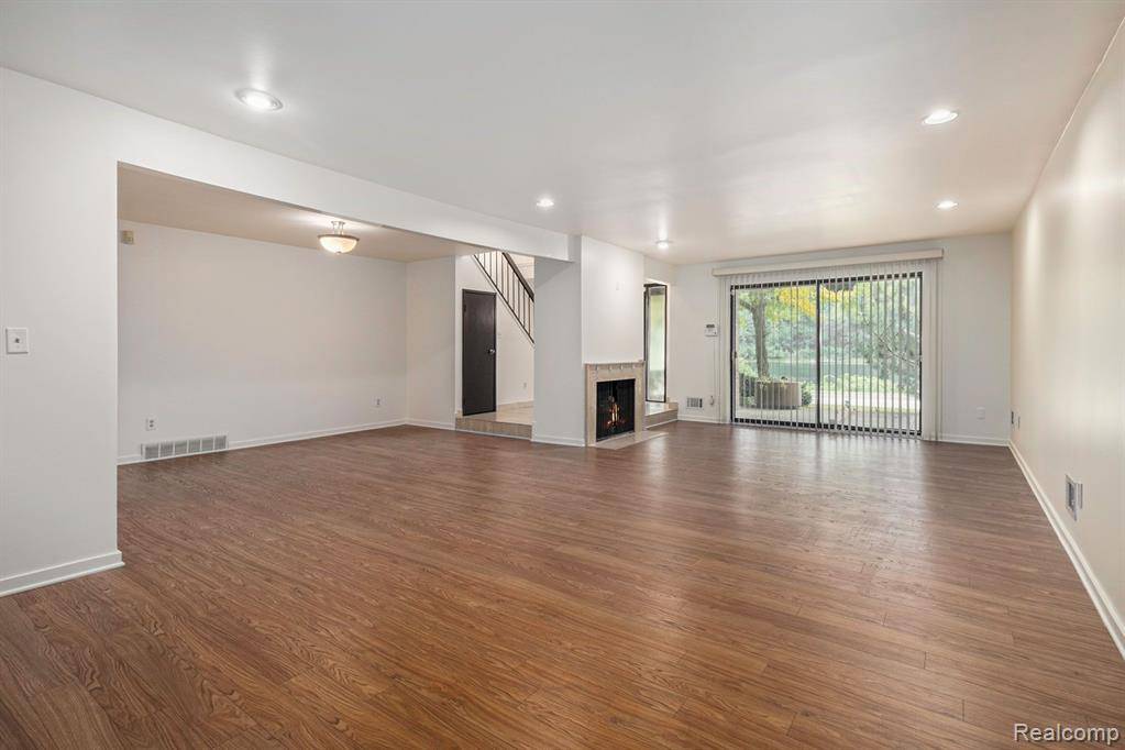 West Bloomfield Twp, MI 48323,2128 Rhine Road