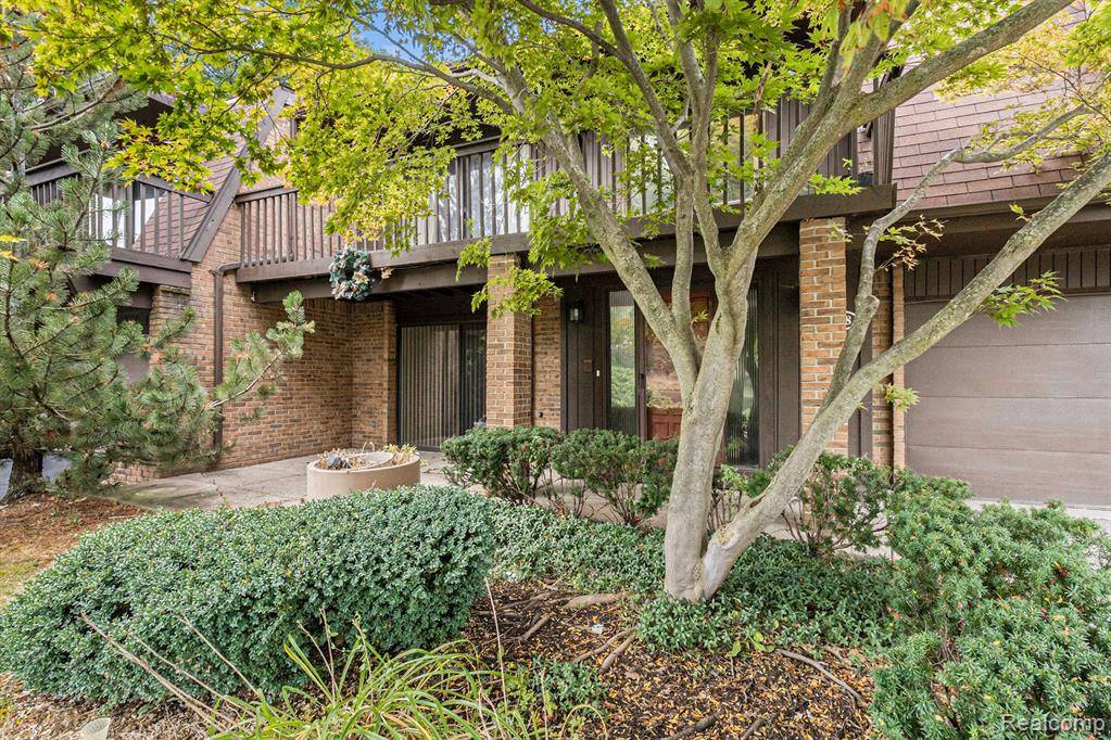 West Bloomfield Twp, MI 48323,2128 Rhine Road