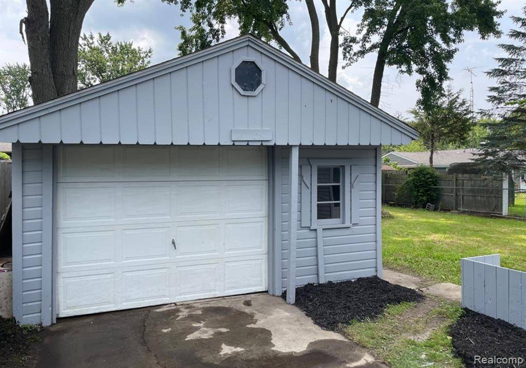 Mt. Morris, MI 48458,318 Walnut Street