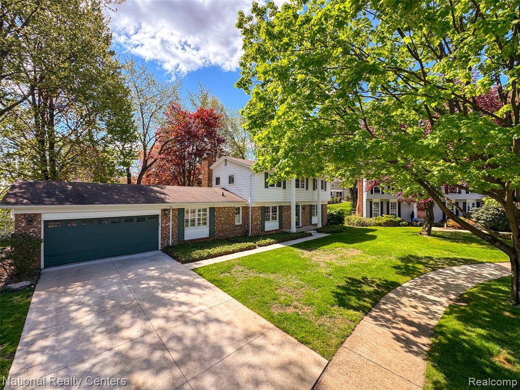 Rochester, MI 48307,892 Hemlock Court