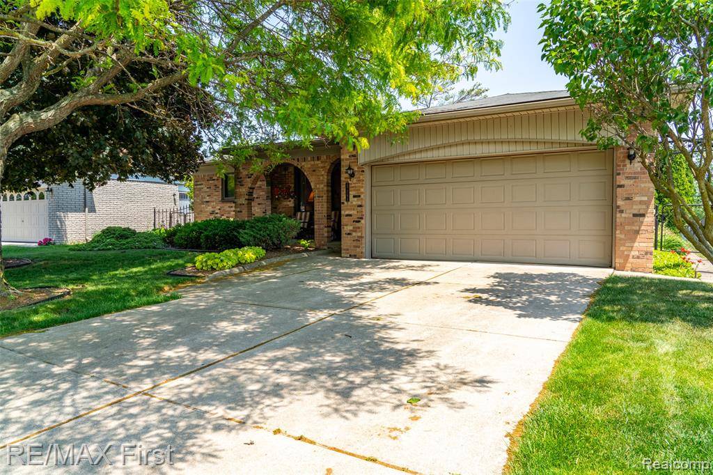 Macomb Twp, MI 48044,47798 CHRYS