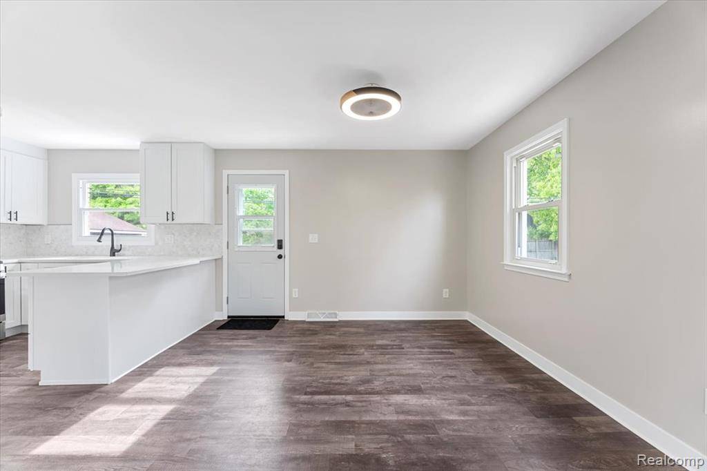 Southgate, MI 48195,16355 Windermere Circle