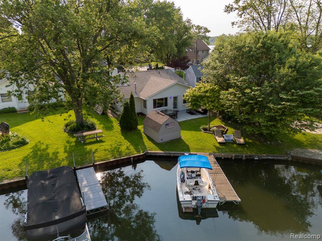 Hamburg Twp, MI 48169,11627 Algonquin Drive