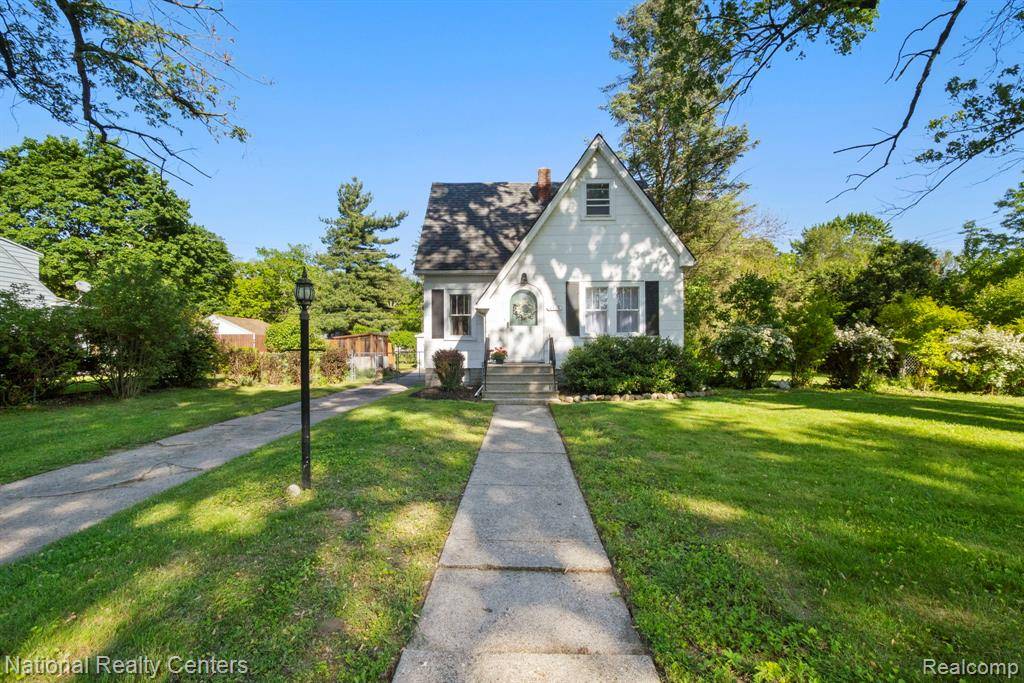 Waterford Twp, MI 48328,2328 Montroyal Avenue