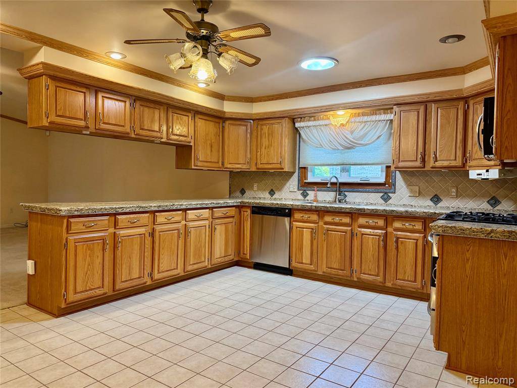 Westland, MI 48185,7411 N Farmington Road