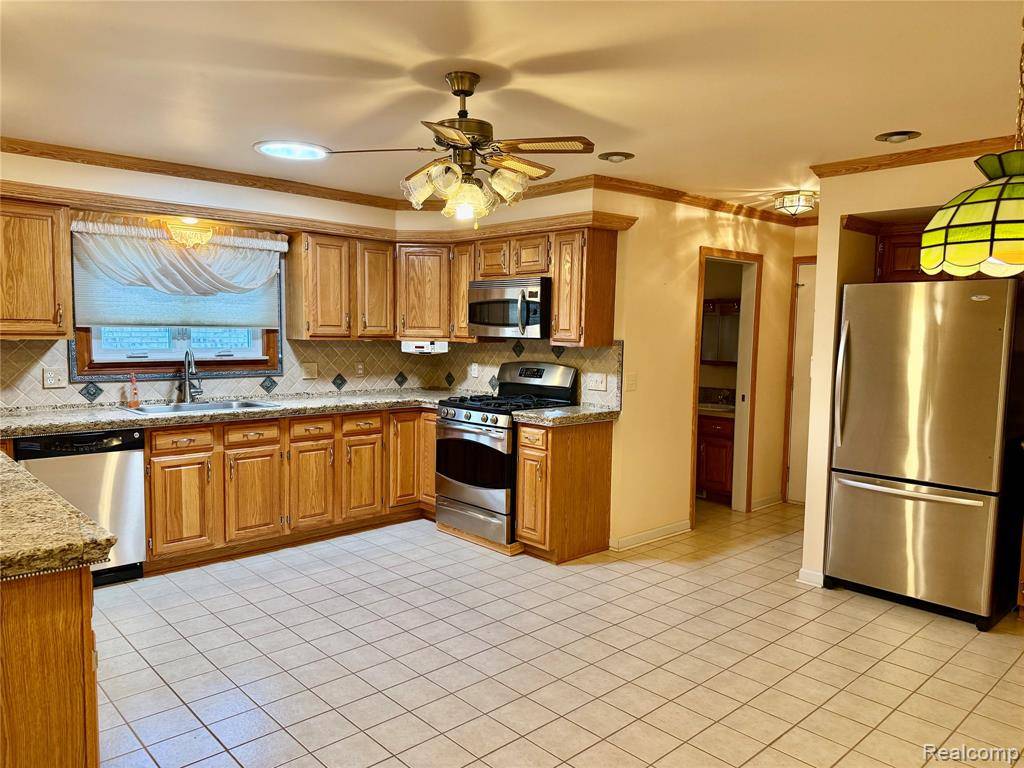 Westland, MI 48185,7411 N Farmington Road
