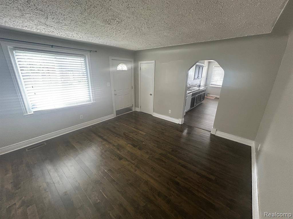 Warren, MI 48093,11320 GARBOR Drive