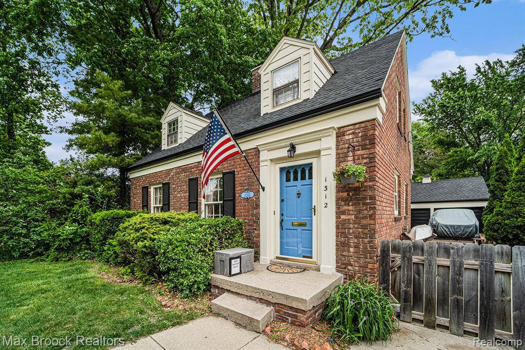 Royal Oak, MI 48067,1312 Catalpa Drive