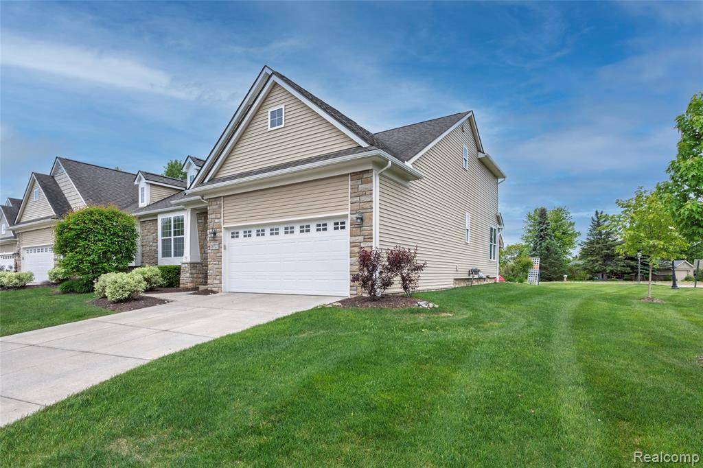 Lyon Twp, MI 48165,26727 Wilton Court