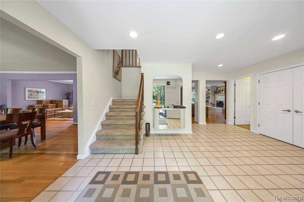 Farmington Hills, MI 48331,29832 High Valley Court