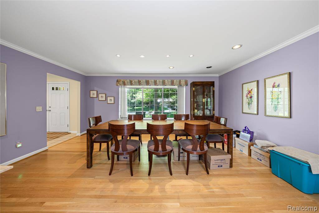 Farmington Hills, MI 48331,29832 High Valley Court