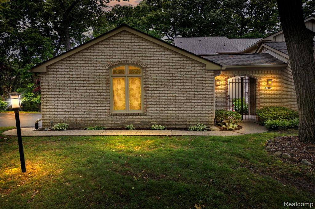 Bloomfield Hills, MI 48304,1285 Greenglen Court