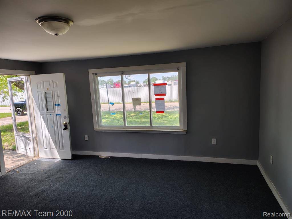 Romulus, MI 48174,23725 Bredow Avenue