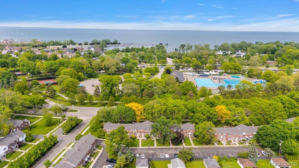 St. Clair Shores, MI 48080,22865 Lakeshore Drive