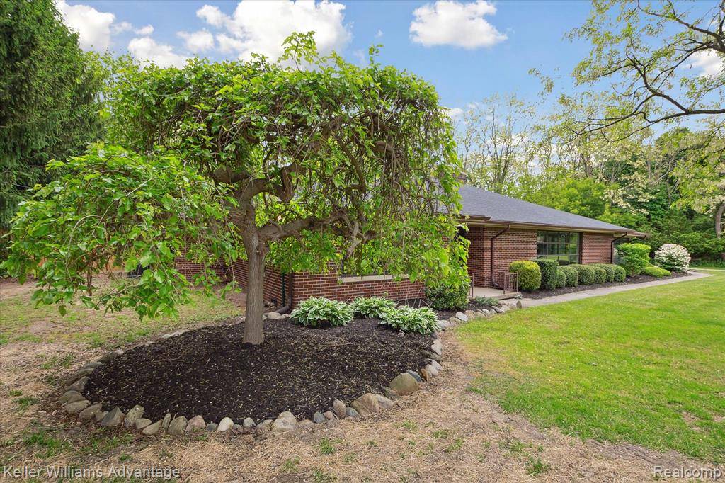 Lyon Twp, MI 48165,58540 Grand River Ave