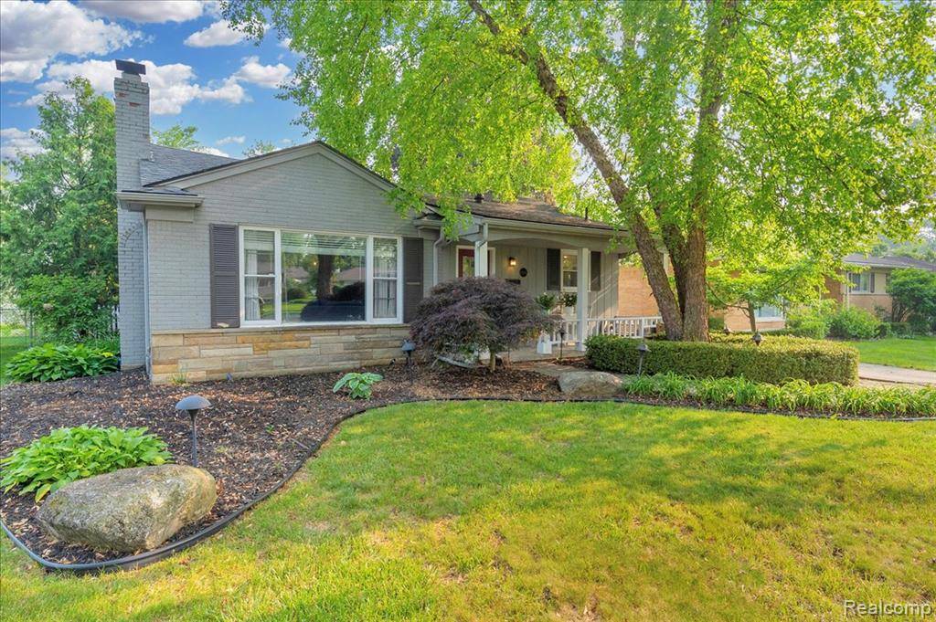 Beverly Hills Vlg, MI 48025,16141 Reedmere Avenue