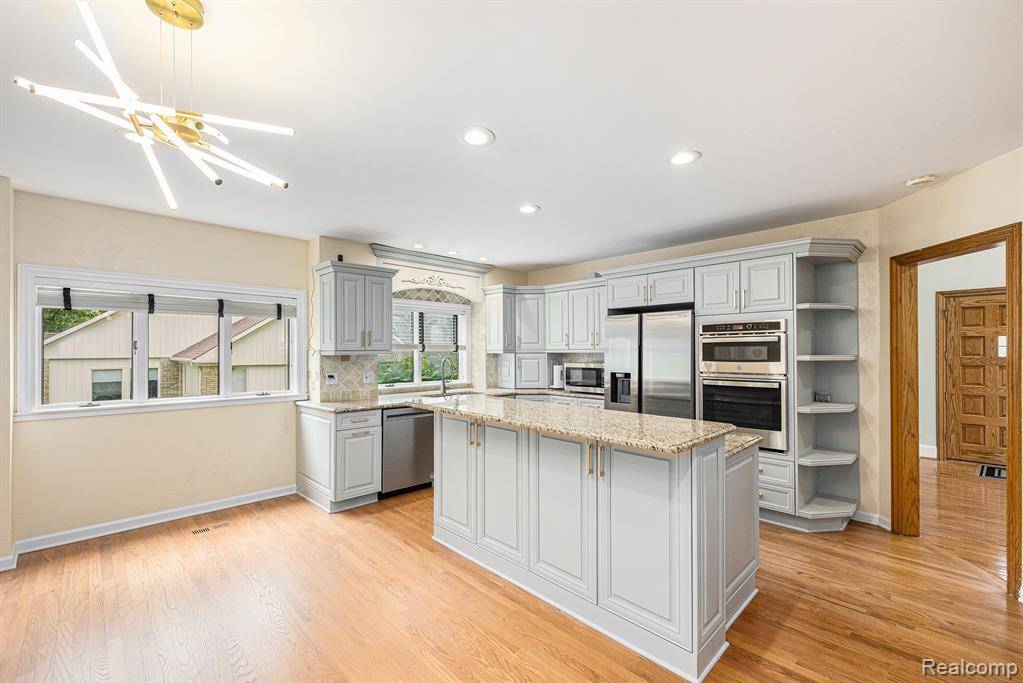 Rochester Hills, MI 48307,785 River Bend Drive