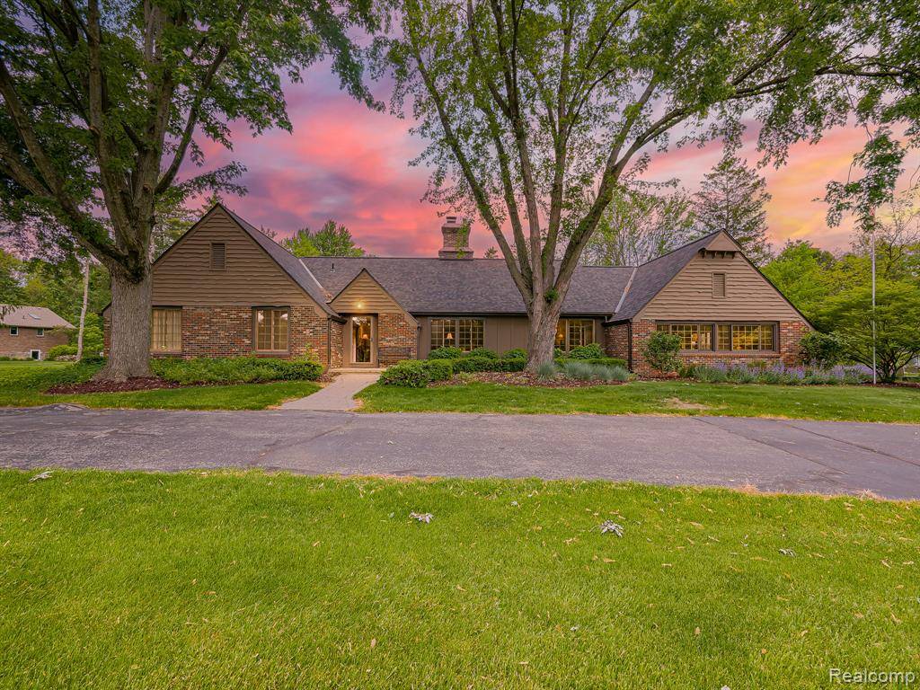 Meridian Twp, MI 48864,90 Wind N Wood Drive