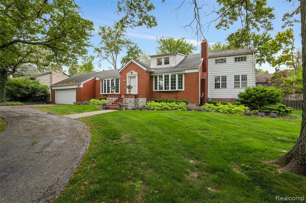 West Bloomfield Twp, MI 48323,2136 Lawndale Avenue