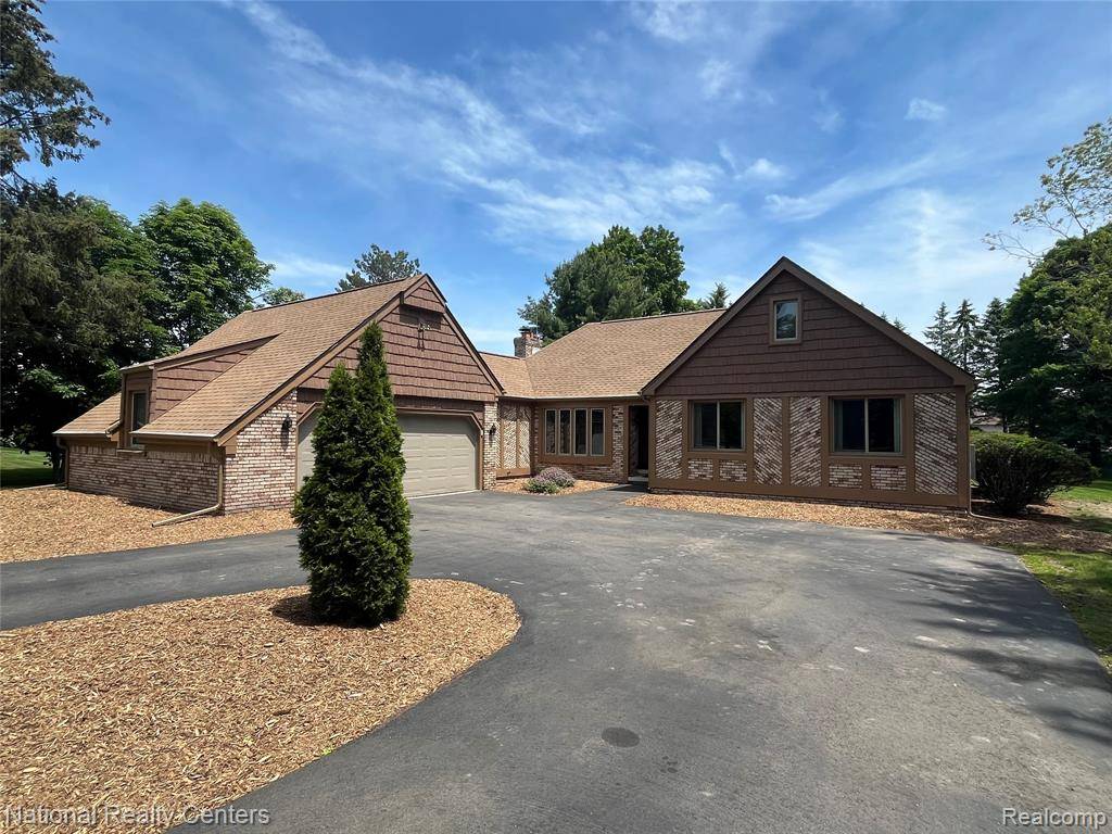 Novi, MI 48374,24590 Dinser Drive