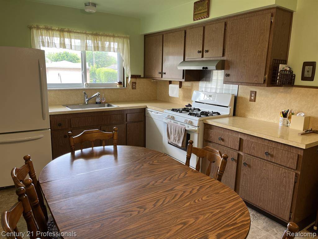 Warren, MI 48092,3028 Earl Drive