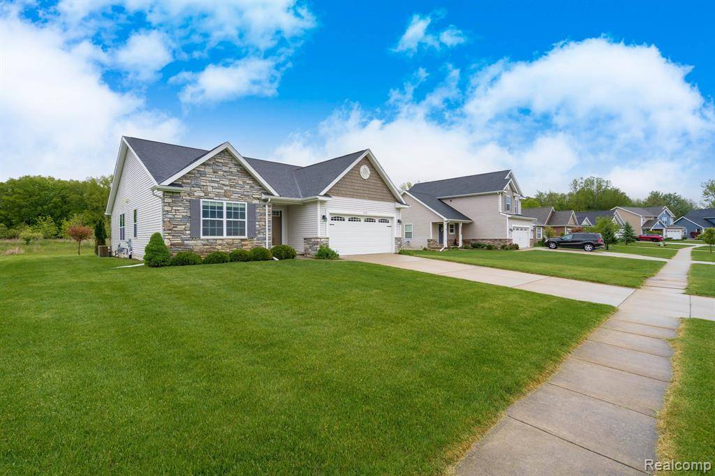 Fenton Twp, MI 48451,13135 River Rock Pass