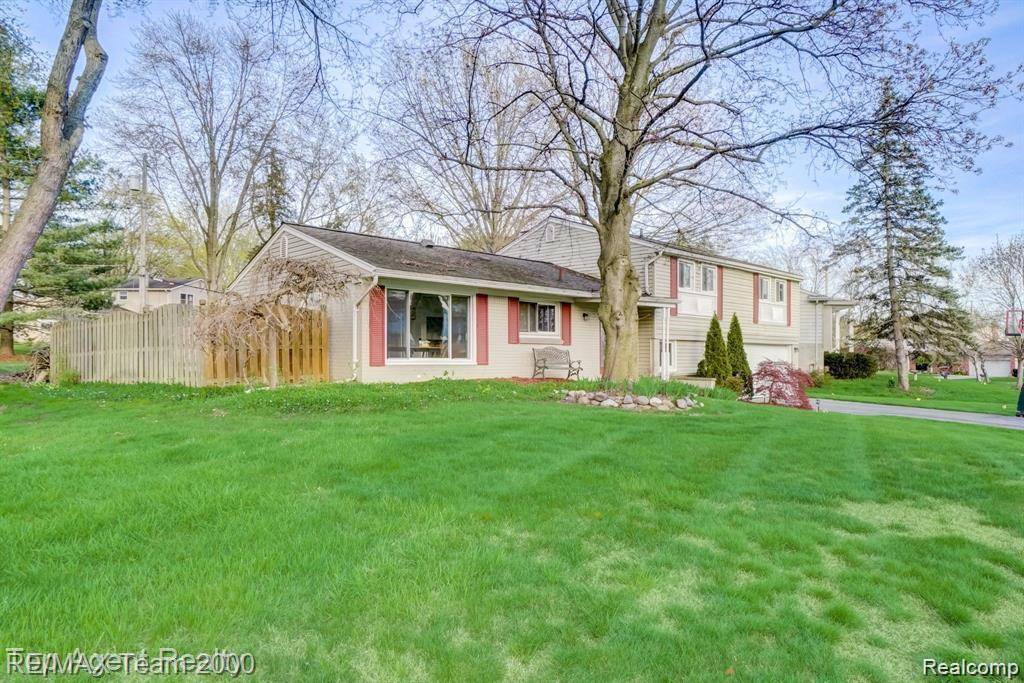 Farmington, MI 48334,26126 Westmeath Street